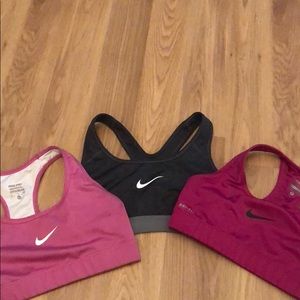 4 Nike sports bras